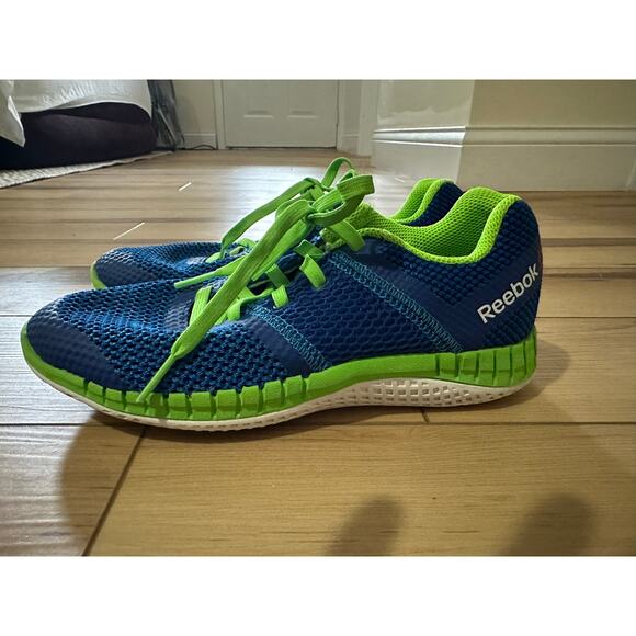 Reebok  Zprint Running  Athletic Blue and Green Size 2.5 Youth - Picture 2 of 8